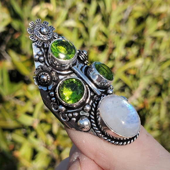 New Rainbow Moonstone & Peridot 925 Silver Statement Ring. - Picture 6 of 16